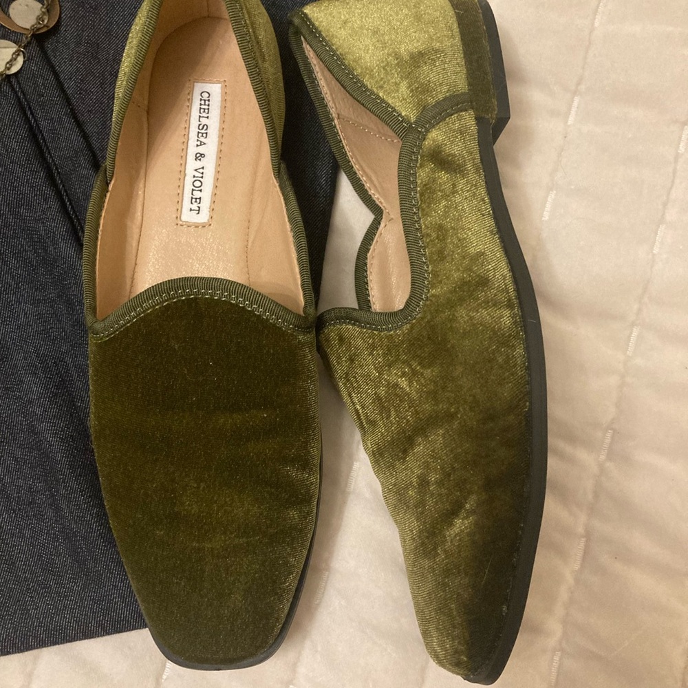 Chelsea and violet green velvet loafer 6.5 Like New